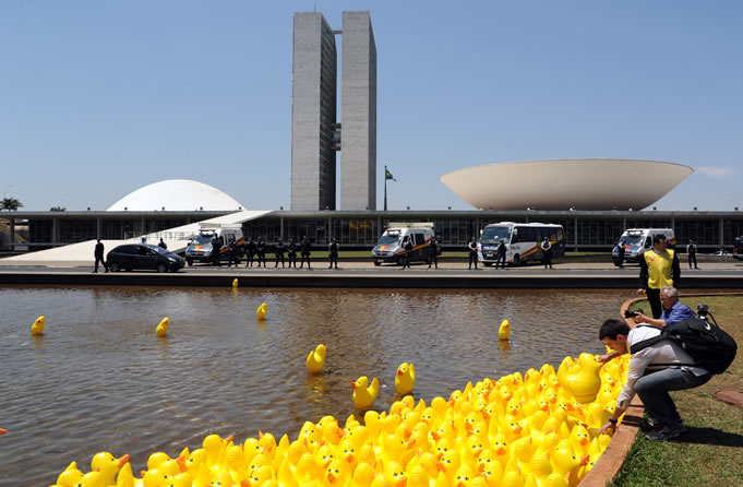 protesto contra aumento de impostos